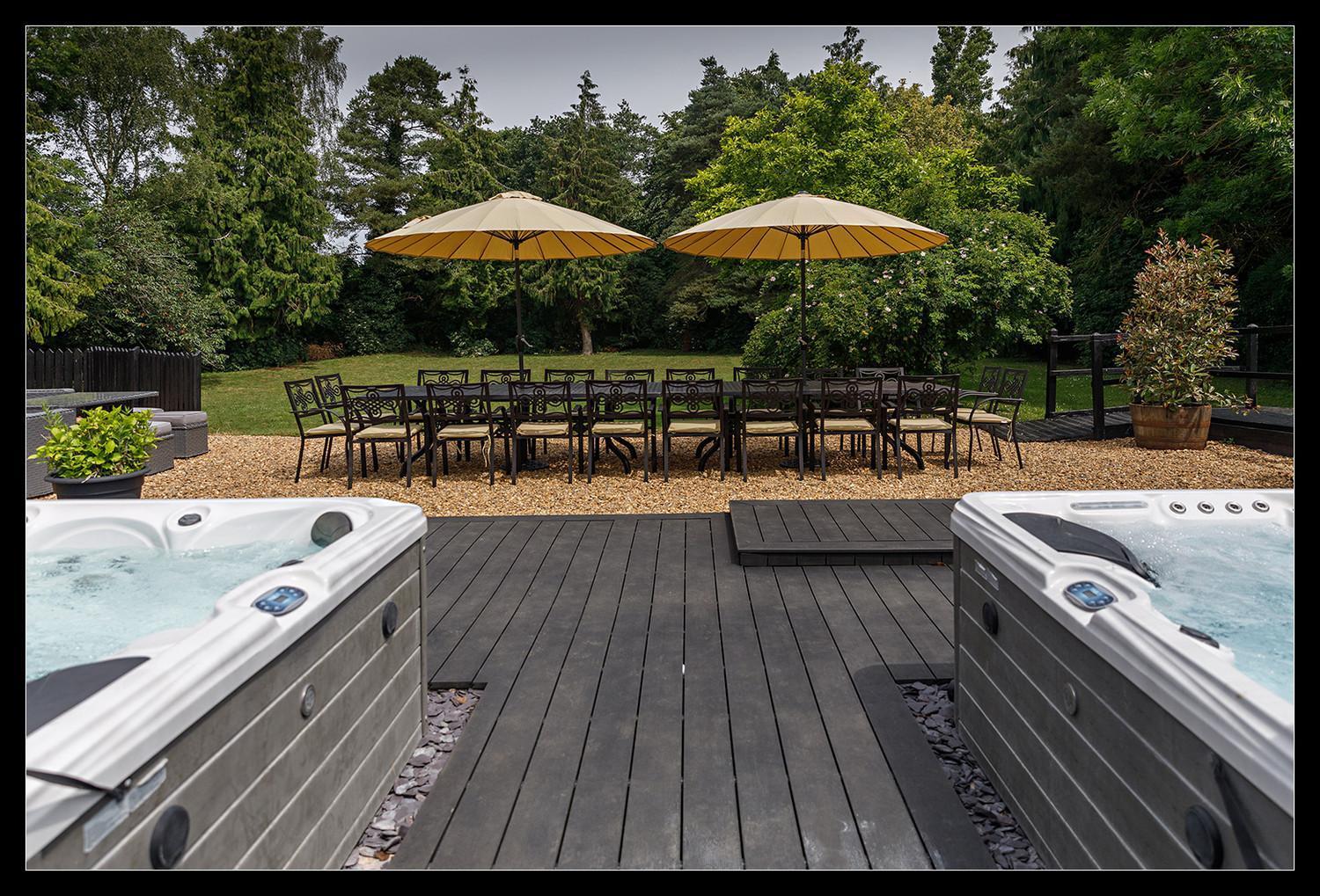 Stubbs House, Loddon, Sleeps 20, 2 Hot Tubs Holiday home Loddon