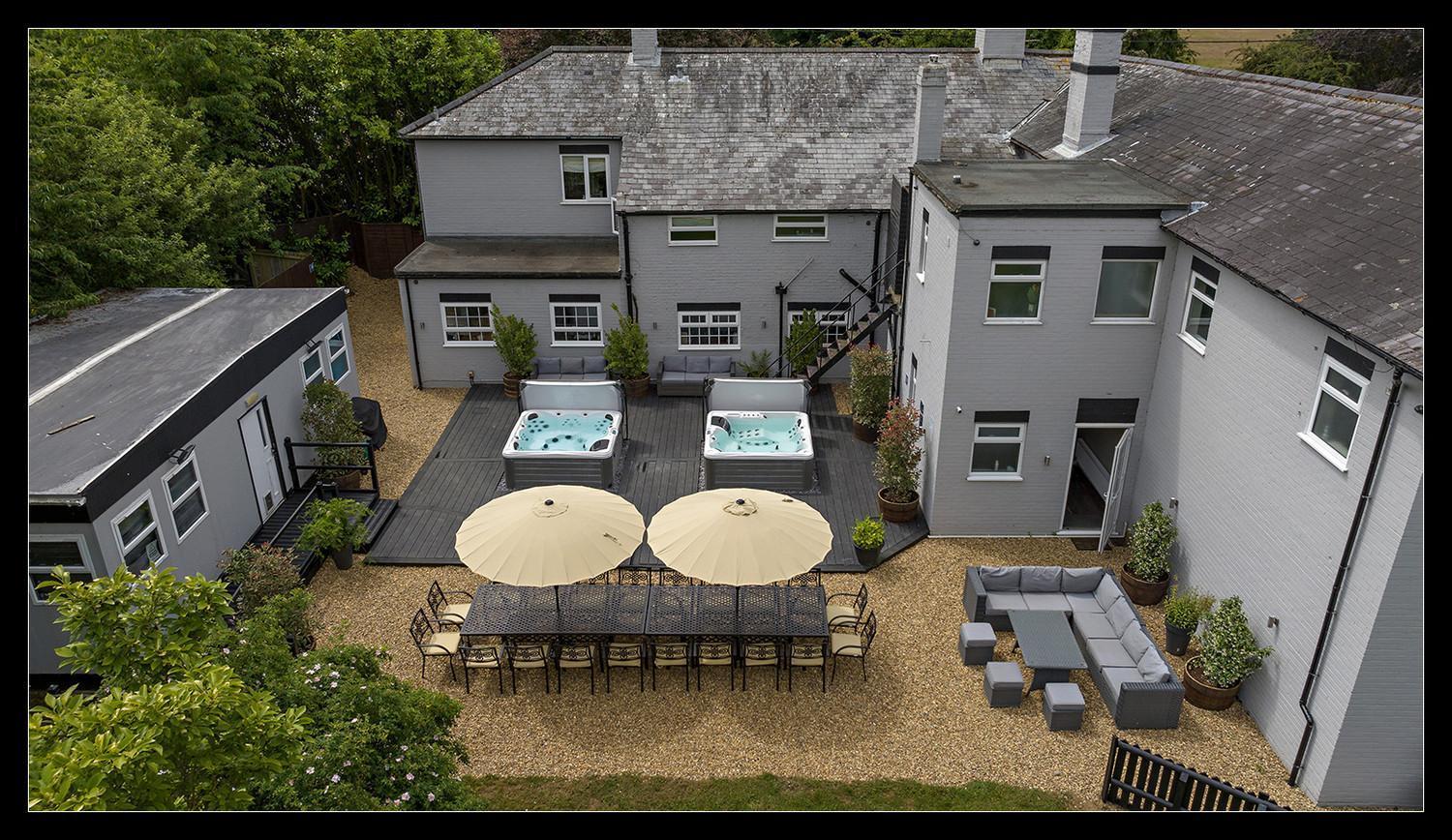 Stubbs House, Loddon, Sleeps 20, 2 Hot Tubs Holiday home